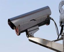Cámaras de seguridad con luz para proteger tu hogar en 2024